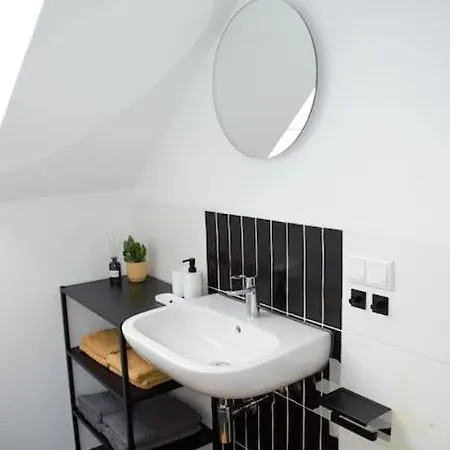 Charmante Altbauwohnung - Ueber Den Daechern Kassberg * Хемниц